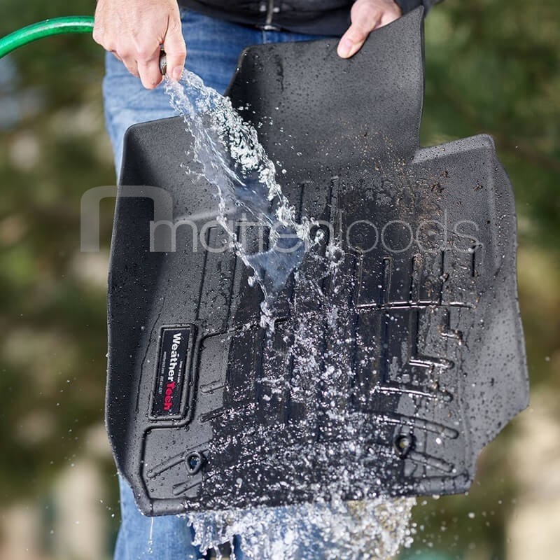 Schoonmaken automatten Weathertech Ford Focus