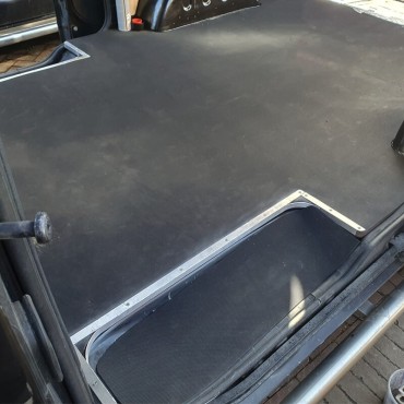 Laadvloermat rubber Renault Trafic L1 dubbele schuifdeur 2014-heden 2