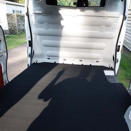 Laadvloermat rubber Nissan Primastar verlengd L2 2001-2014