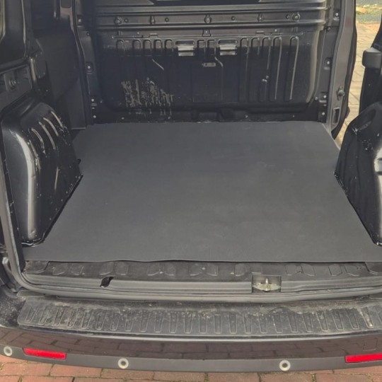 Premium M-Line laadvloermat Fiat Doblo Cargo 2009-2022 | 4mm antislip rubber traanplaat