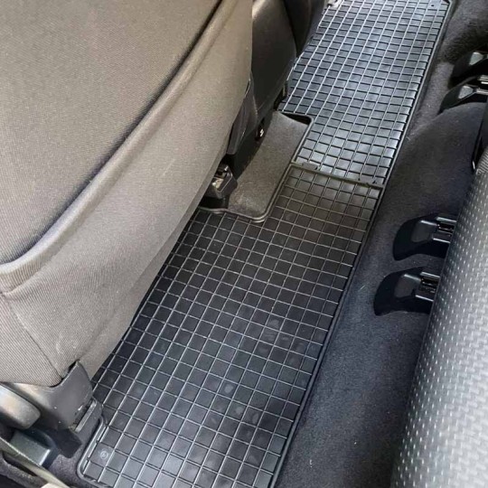 Rubber matten Toyota Corolla Verso II Minivan 2004-2009