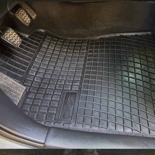 Rubber matten Toyota Corolla Verso II Minivan 2004-2009