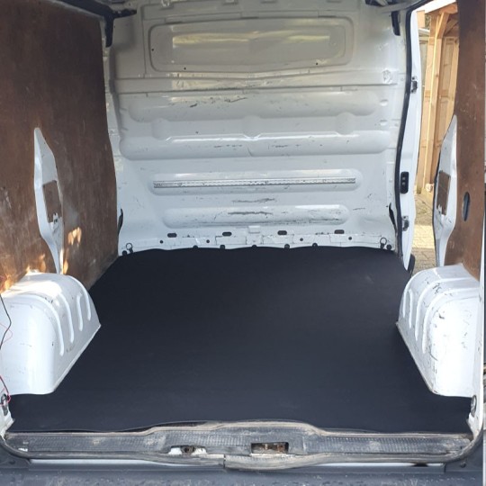 Laadvloermat rubber Opel Vivaro kort L1 2001-2014