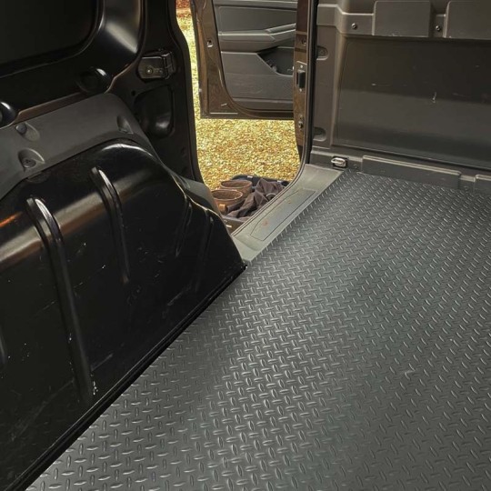 Laadvloermat rubber (traanplaat motief) Volkswagen Caddy dubbele schuifdeur 2020-heden