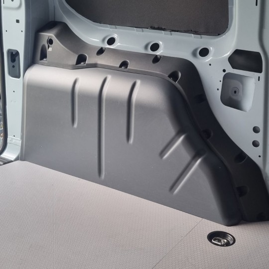 Kunststof wielkastbescherming (set van twee) Ford Transit Connect L2 2020-heden