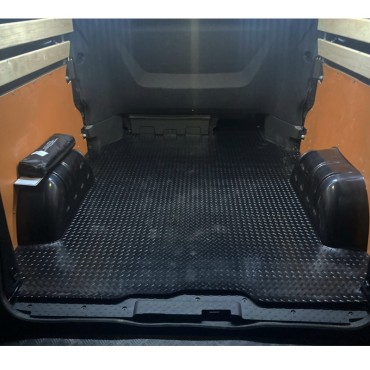 Laadvloermat rubber (traanplaat motief) Renault Trafic Dubbel Cabine verlengd L2 2014-heden