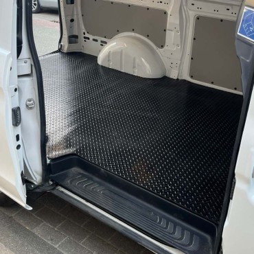 Premium M-Line laadvloermat Mercedes Vito L2 verlengd 2014-heden | 4mm antislip rubber traanplaat