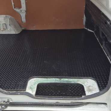 Laadvloermat rubber (traanplaat motief) Renault Trafic L1 kort 2014-heden 2
