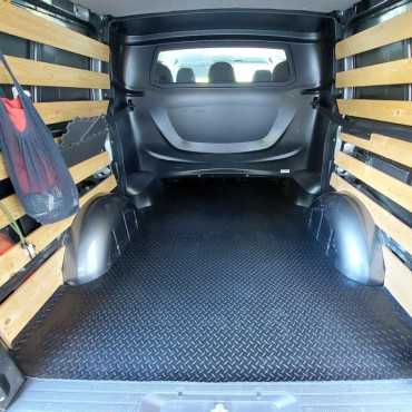 Laadvloermat rubber (traanplaat motief) Mercedes Vito L2 dubbel cabine 2014-heden