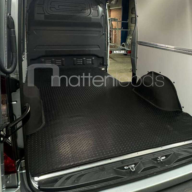 ProFit antislip rubber (traanplaat motief) laadvloermat Mercedes Sprinter L2 achterwielaandrijving 2018-heden