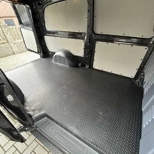 Laadvloermat rubber (traanplaat motief) Mercedes Vito L3 WB343 2014-heden