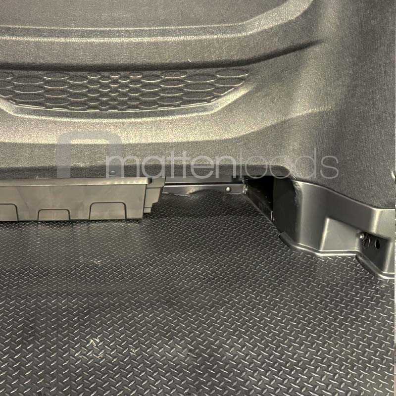 Laadvloermat rubber (traanplaat motief) Ford Transit Custom Snoeks dubbele cabine L2 vanaf 2023