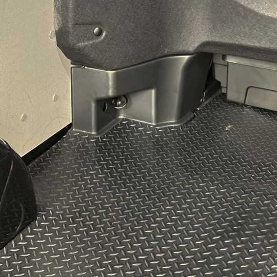 Premium M-Line laadvloermat Volkswagen T7 Snoeks dubbele cabine L2 vanaf 2024 | 4mm antislip rubber traanplaat