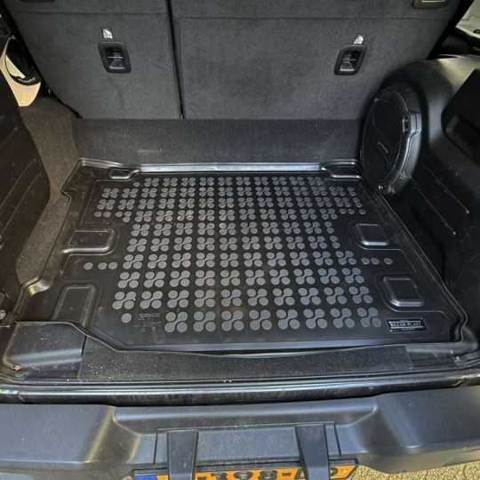 Jeep Wrangler 4xe PHEV (met ALPINE geluidssysteem, 4-deurs) rubber kofferbakmat 2017-heden