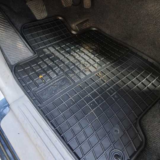 Rubber matten Mitsubishi L200 IV 2005-2015