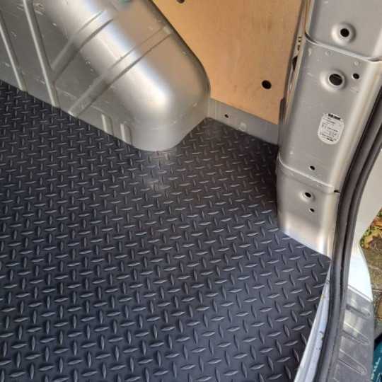 Premium M-Line laadvloermat Ford Transit Custom L1 dubbel cabine 2012-2023 | 4mm antislip rubber traanplaat